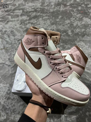 Air Jordan 1 Women Retro-1