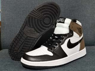 Air Jordan 1 Women Retro-35